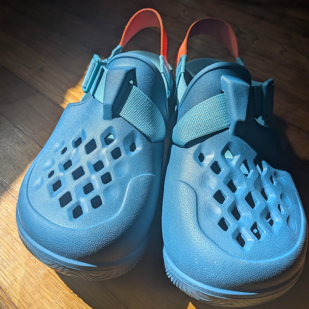 Women's Chaco Clog Sandals, Size 9 - Picture 3 of 6